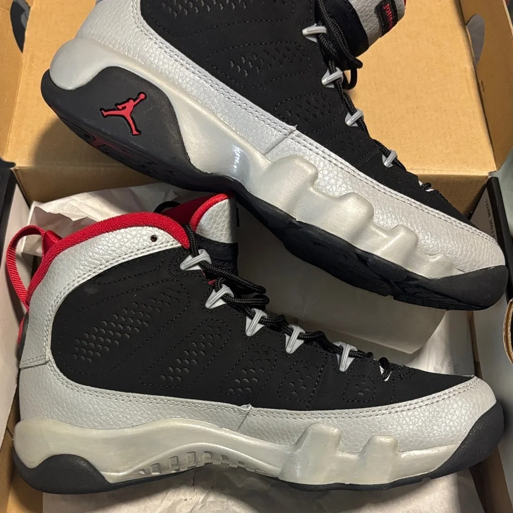 Air Jordan Black and Gray Johnny Kilroy Retro 9 Sneakers - Picture 5 of 8